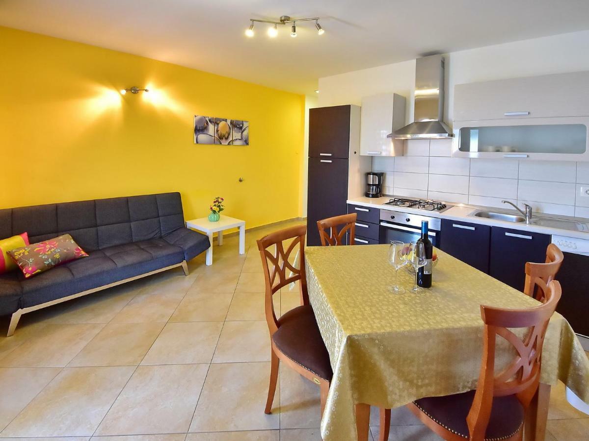 Apartment Laurus-3 By Interhome لوفغان المظهر الخارجي الصورة